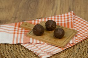 Sütlü Çikolata Kaplı Çikolata Topları