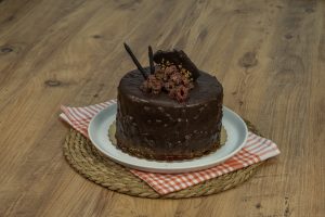 Frambuazlı Fındıklı Çikolatalı Pasta